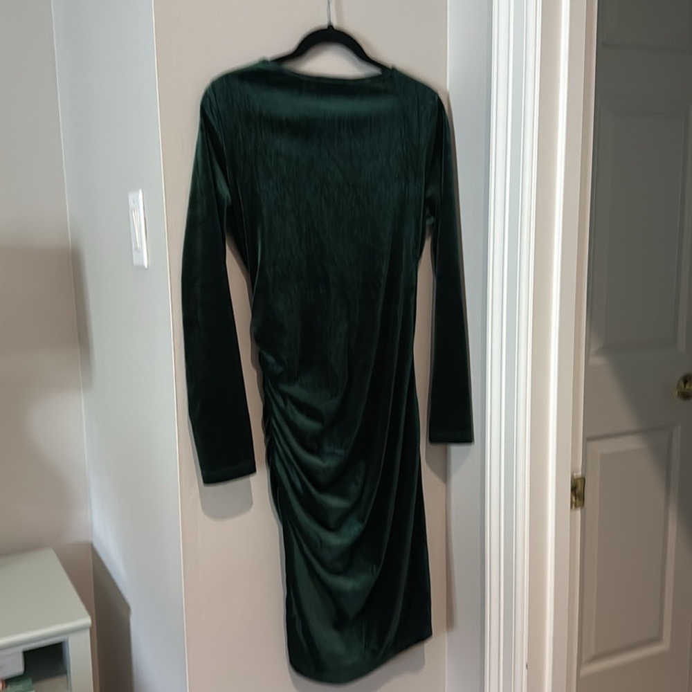 Size large emerald green, long sleeve dress - Picture 2 of 2